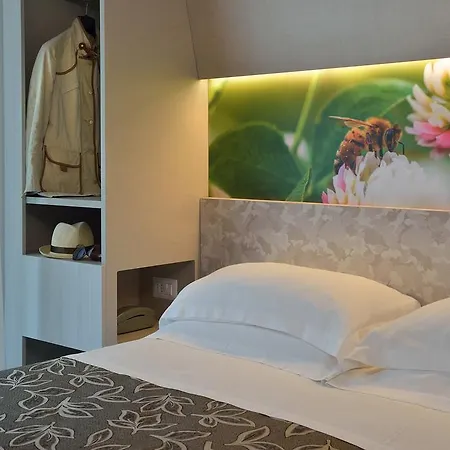 Clipper Hotel