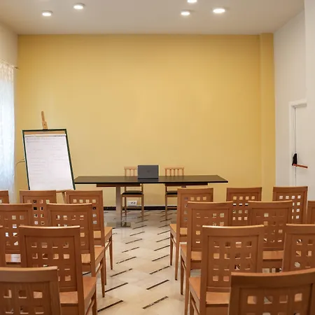 Clipper Szálloda Pesaro