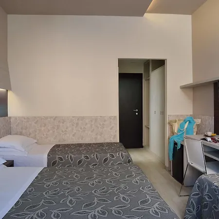 Clipper Hotel 4*
