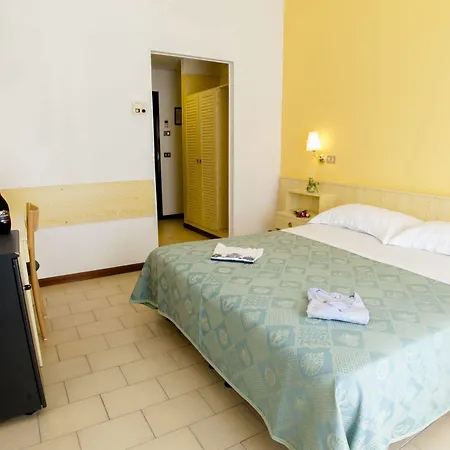 Clipper Hotel